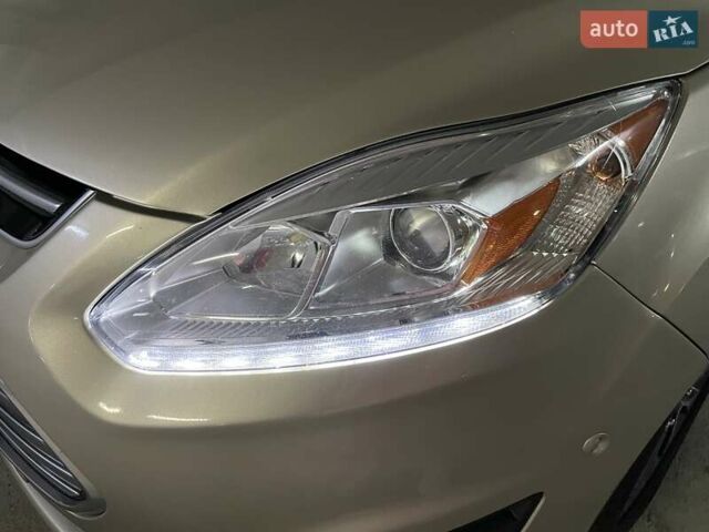 Бежевий Форд Сі-Макс, об'ємом двигуна 2 л та пробігом 228 тис. км за 14900 $, фото 3 на Automoto.ua