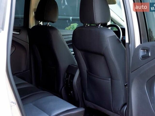 Бежевий Форд Сі-Макс, об'ємом двигуна 2 л та пробігом 146 тис. км за 13999 $, фото 21 на Automoto.ua