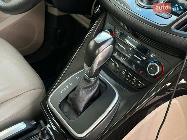 Бежевый Форд Си-Макс, объемом двигателя 2 л и пробегом 228 тыс. км за 15490 $, фото 28 на Automoto.ua