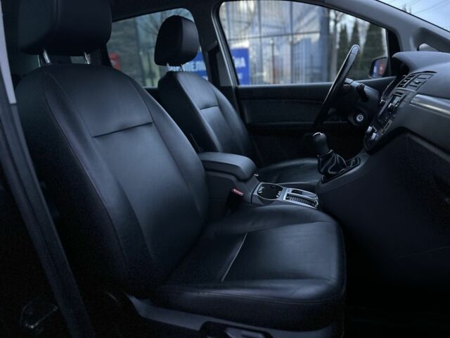 Чорний Форд Сі-Макс, об'ємом двигуна 2 л та пробігом 243 тис. км за 5500 $, фото 6 на Automoto.ua