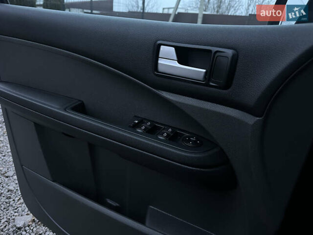 Чорний Форд Сі-Макс, об'ємом двигуна 2 л та пробігом 243 тис. км за 5500 $, фото 19 на Automoto.ua