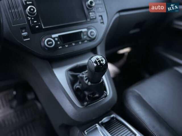 Чорний Форд Сі-Макс, об'ємом двигуна 2 л та пробігом 243 тис. км за 5500 $, фото 29 на Automoto.ua