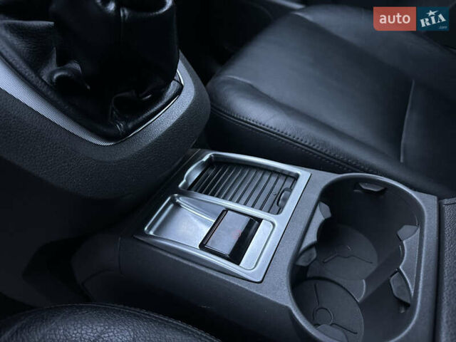 Чорний Форд Сі-Макс, об'ємом двигуна 2 л та пробігом 243 тис. км за 5500 $, фото 25 на Automoto.ua
