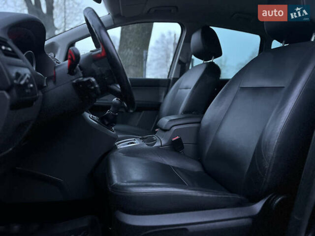 Чорний Форд Сі-Макс, об'ємом двигуна 2 л та пробігом 243 тис. км за 5500 $, фото 22 на Automoto.ua