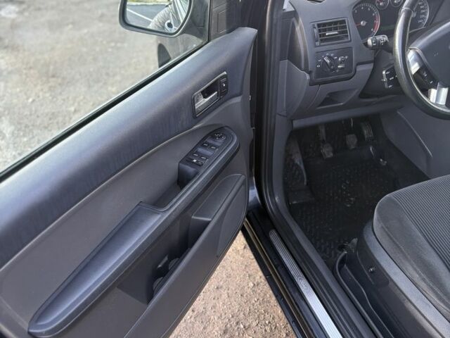 Черный Форд Си-Макс, объемом двигателя 1.6 л и пробегом 208 тыс. км за 5500 $, фото 12 на Automoto.ua