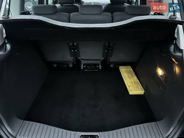 Черный Форд Си-Макс, объемом двигателя 1.6 л и пробегом 208 тыс. км за 5200 $, фото 43 на Automoto.ua
