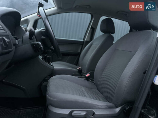 Черный Форд Си-Макс, объемом двигателя 1.6 л и пробегом 208 тыс. км за 5200 $, фото 20 на Automoto.ua