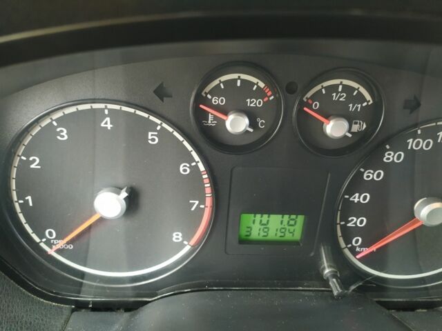 Чорний Форд Сі-Макс, об'ємом двигуна 1.6 л та пробігом 319 тис. км за 3900 $, фото 7 на Automoto.ua