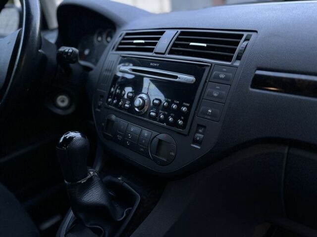 Черный Форд Си-Макс, объемом двигателя 2 л и пробегом 380 тыс. км за 3100 $, фото 5 на Automoto.ua