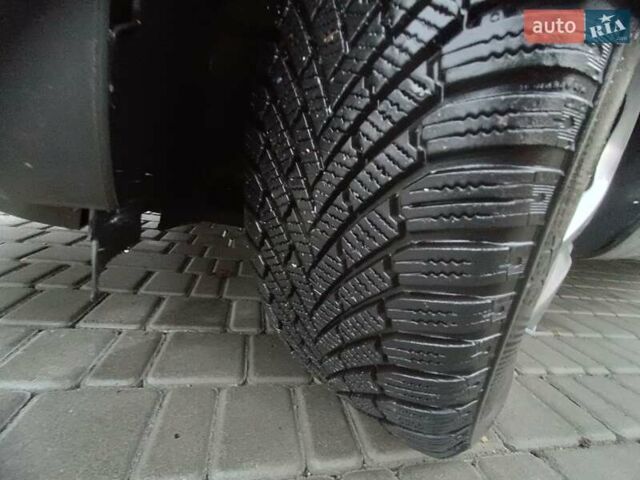 Черный Форд Си-Макс, объемом двигателя 2 л и пробегом 206 тыс. км за 6200 $, фото 11 на Automoto.ua
