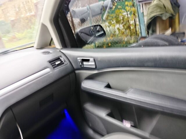 Чорний Форд Сі-Макс, об'ємом двигуна 1.6 л та пробігом 332 тис. км за 4100 $, фото 8 на Automoto.ua