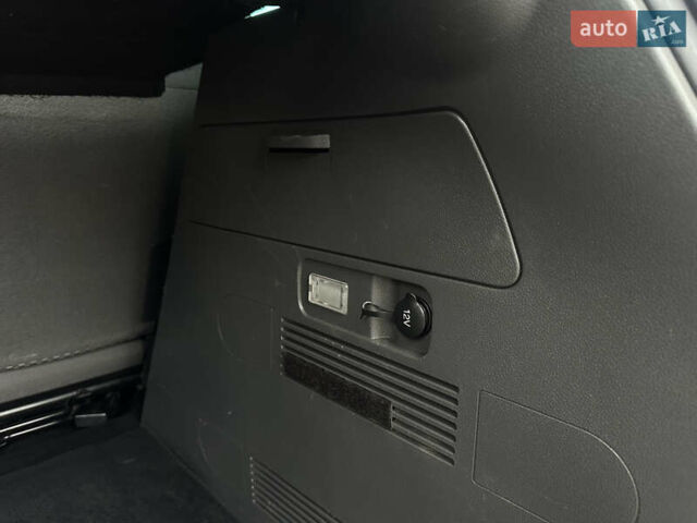 Чорний Форд Сі-Макс, об'ємом двигуна 1.8 л та пробігом 260 тис. км за 5000 $, фото 46 на Automoto.ua