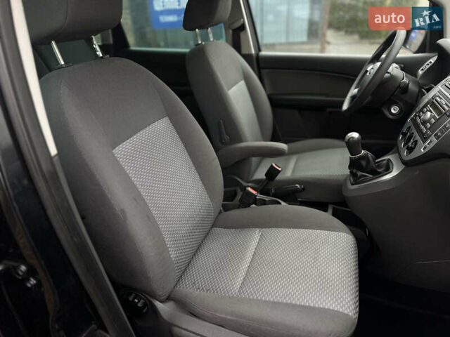 Чорний Форд Сі-Макс, об'ємом двигуна 1.8 л та пробігом 260 тис. км за 5000 $, фото 37 на Automoto.ua