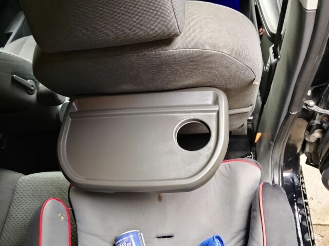 Чорний Форд Сі-Макс, об'ємом двигуна 1.6 л та пробігом 332 тис. км за 4100 $, фото 13 на Automoto.ua