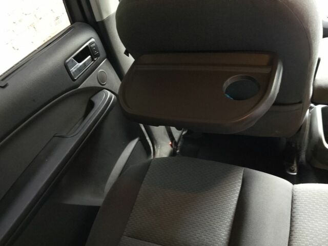 Чорний Форд Сі-Макс, об'ємом двигуна 1.6 л та пробігом 332 тис. км за 4100 $, фото 14 на Automoto.ua