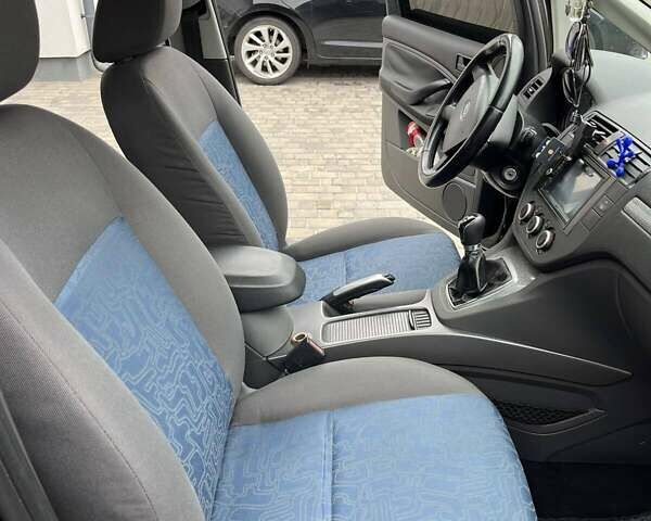 Черный Форд Си-Макс, объемом двигателя 1.6 л и пробегом 200 тыс. км за 6100 $, фото 7 на Automoto.ua