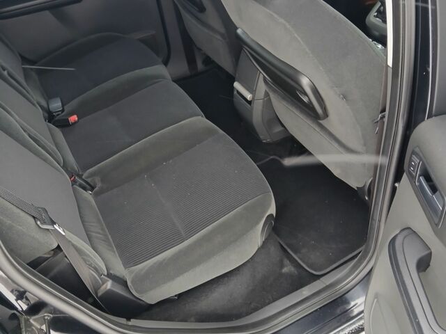 Черный Форд Си-Макс, объемом двигателя 1.8 л и пробегом 212 тыс. км за 4900 $, фото 7 на Automoto.ua