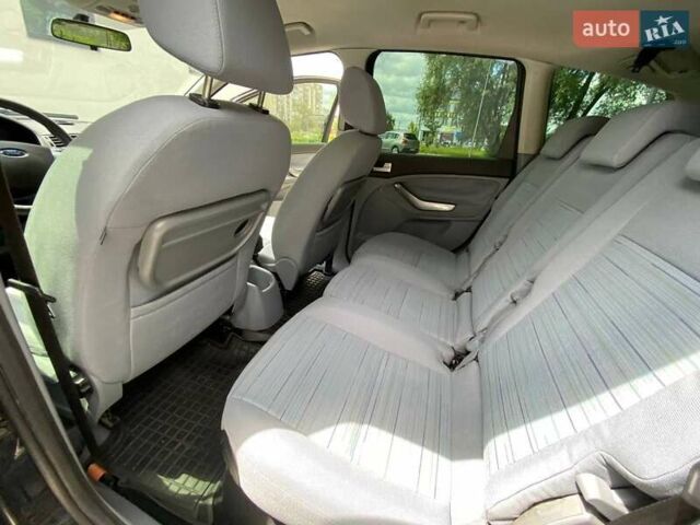 Черный Форд Си-Макс, объемом двигателя 1.6 л и пробегом 302 тыс. км за 4550 $, фото 42 на Automoto.ua