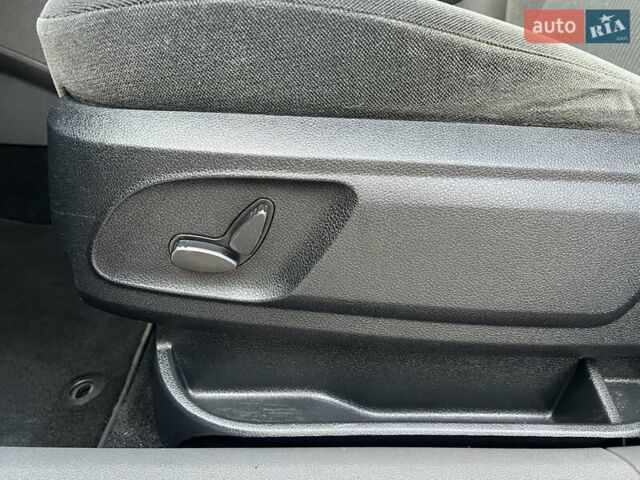 Форд Сі-Макс 2007 у Хороле на Automoto.ua Чорний Форд Сі-Макс, об'ємом двигуна 1.8 л та пробігом 183 тис. км за 5700 $, фото 23 на Automoto.ua