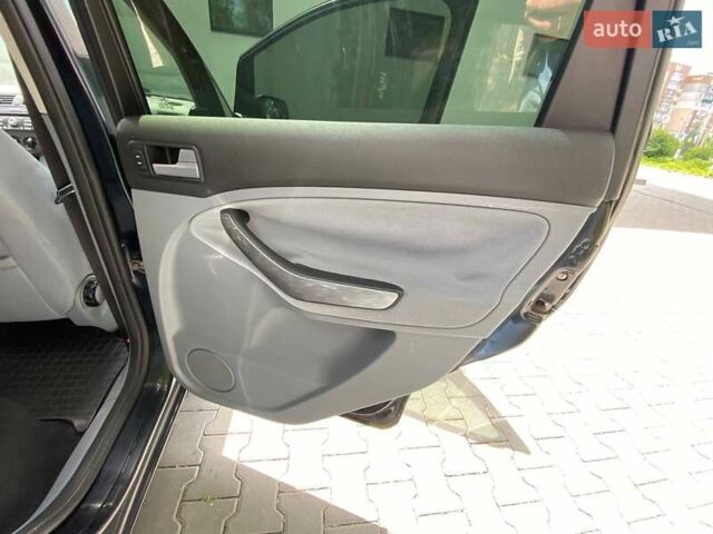 Черный Форд Си-Макс, объемом двигателя 1.6 л и пробегом 302 тыс. км за 4550 $, фото 33 на Automoto.ua