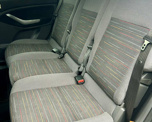 Черный Форд Си-Макс, объемом двигателя 1.8 л и пробегом 253 тыс. км за 5150 $, фото 44 на Automoto.ua