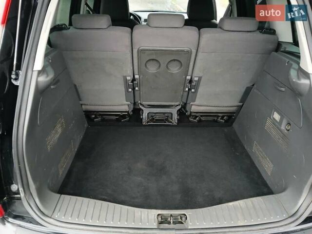 Черный Форд Си-Макс, объемом двигателя 1.8 л и пробегом 224 тыс. км за 3999 $, фото 17 на Automoto.ua