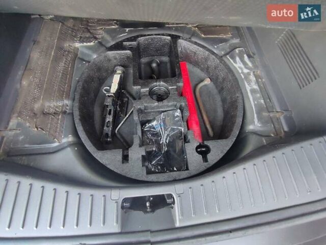 Форд Сі-Макс 2007 у Луцьку на Automoto.ua Чорний Форд Сі-Макс, об'ємом двигуна 1.8 л та пробігом 265 тис. км за 4999 $, фото 32 на Automoto.ua