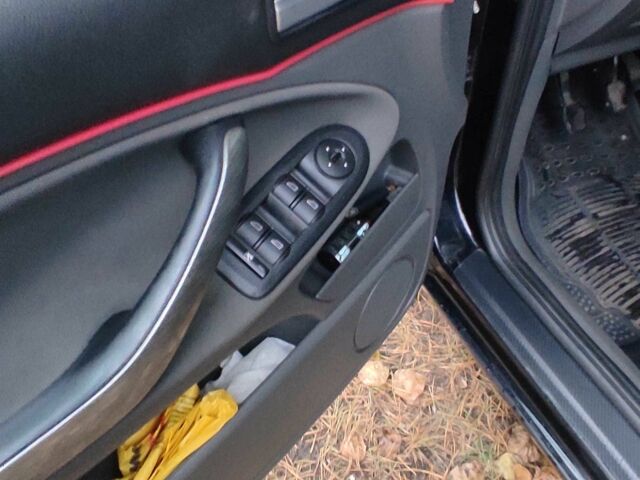 Форд Сі-Макс 2007 у Горішні Плавні (Комсомольськ) на Automoto.ua Чорний Форд Сі-Макс, об'ємом двигуна 1.6 л та пробігом 237 тис. км за 5100 $, фото 12 на Automoto.ua