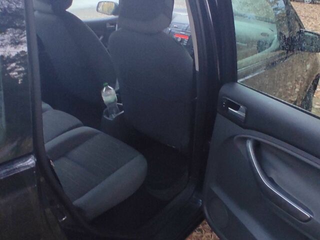 Форд Сі-Макс 2007 у Горішні Плавні (Комсомольськ) на Automoto.ua Чорний Форд Сі-Макс, об'ємом двигуна 1.6 л та пробігом 237 тис. км за 5100 $, фото 4 на Automoto.ua