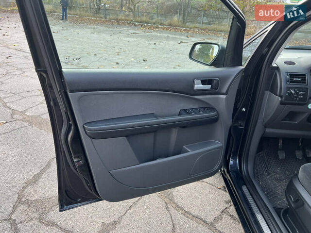 Форд Сі-Макс 2007 у Хороле на Automoto.ua Чорний Форд Сі-Макс, об'ємом двигуна 1.8 л та пробігом 183 тис. км за 5700 $, фото 21 на Automoto.ua