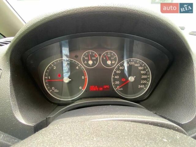 Черный Форд Си-Макс, объемом двигателя 1.6 л и пробегом 302 тыс. км за 4550 $, фото 44 на Automoto.ua