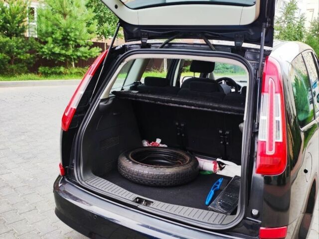 Черный Форд Си-Макс, объемом двигателя 2 л и пробегом 220 тыс. км за 4500 $, фото 1 на Automoto.ua