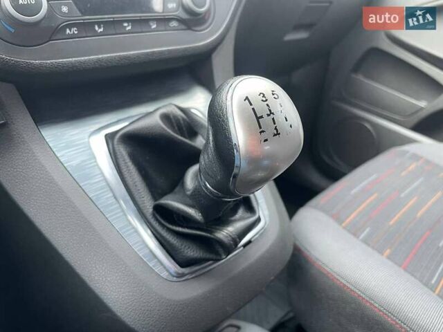 Черный Форд Си-Макс, объемом двигателя 1.8 л и пробегом 195 тыс. км за 5790 $, фото 26 на Automoto.ua