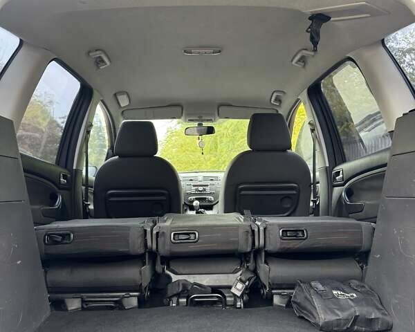 Форд Сі-Макс 2008 у Києві на Automoto.ua Чорний Форд Сі-Макс, об'ємом двигуна 1.8 л та пробігом 193 тис. км за 5700 $, фото 20 на Automoto.ua