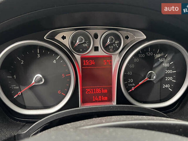 Черный Форд Си-Макс, объемом двигателя 1.56 л и пробегом 251 тыс. км за 5700 $, фото 14 на Automoto.ua