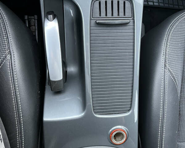 Черный Форд Си-Макс, объемом двигателя 1.6 л и пробегом 243 тыс. км за 6500 $, фото 107 на Automoto.ua