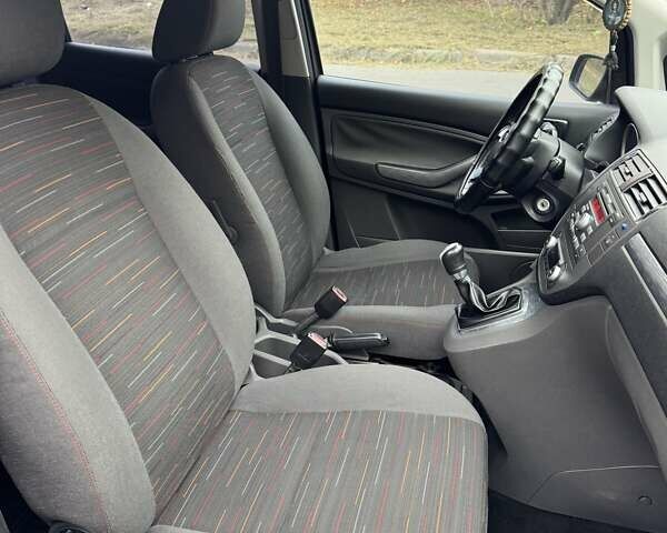 Форд Сі-Макс 2008 у Києві на Automoto.ua Чорний Форд Сі-Макс, об'ємом двигуна 1.8 л та пробігом 193 тис. км за 5700 $, фото 11 на Automoto.ua