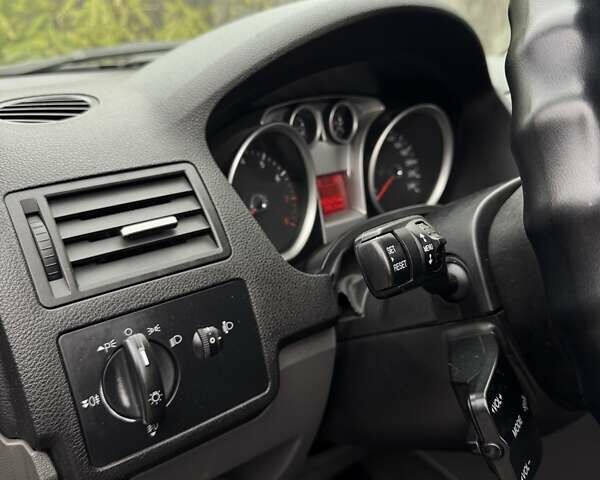 Форд Сі-Макс 2008 у Києві на Automoto.ua Чорний Форд Сі-Макс, об'ємом двигуна 1.8 л та пробігом 193 тис. км за 5700 $, фото 5 на Automoto.ua