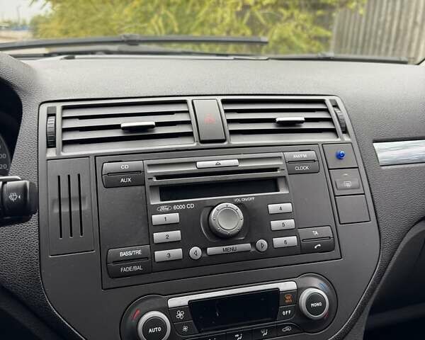 Форд Сі-Макс 2008 у Києві на Automoto.ua Чорний Форд Сі-Макс, об'ємом двигуна 1.8 л та пробігом 193 тис. км за 5700 $, фото 13 на Automoto.ua