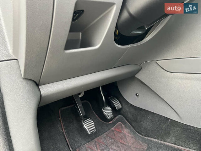 Чорний Форд Сі-Макс, об'ємом двигуна 1.8 л та пробігом 210 тис. км за 5650 $, фото 75 на Automoto.ua