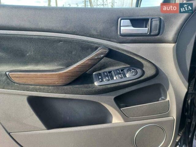 Черный Форд Си-Макс, объемом двигателя 1.8 л и пробегом 246 тыс. км за 5450 $, фото 6 на Automoto.ua