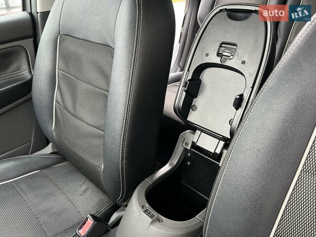 Чорний Форд Сі-Макс, об'ємом двигуна 1.8 л та пробігом 210 тис. км за 5650 $, фото 82 на Automoto.ua