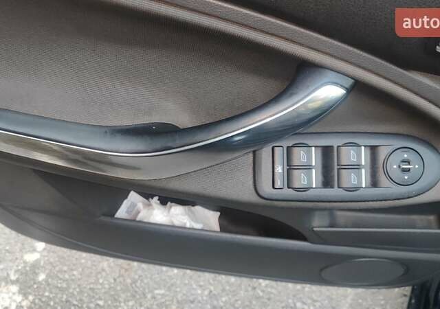 Черный Форд Си-Макс, объемом двигателя 1.6 л и пробегом 277 тыс. км за 5500 $, фото 20 на Automoto.ua