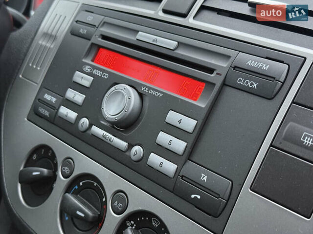 Черный Форд Си-Макс, объемом двигателя 1.6 л и пробегом 234 тыс. км за 5750 $, фото 37 на Automoto.ua