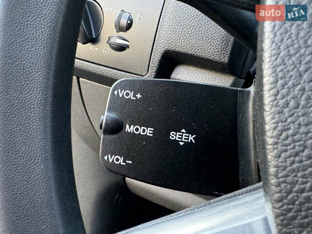 Чорний Форд Сі-Макс, об'ємом двигуна 1.6 л та пробігом 227 тис. км за 6499 $, фото 60 на Automoto.ua