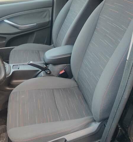 Черный Форд Си-Макс, объемом двигателя 1.6 л и пробегом 277 тыс. км за 5500 $, фото 35 на Automoto.ua