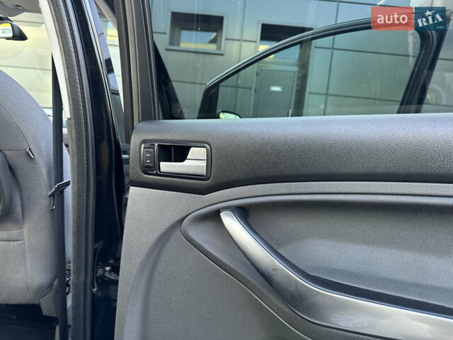 Чорний Форд Сі-Макс, об'ємом двигуна 1.6 л та пробігом 227 тис. км за 6499 $, фото 44 на Automoto.ua