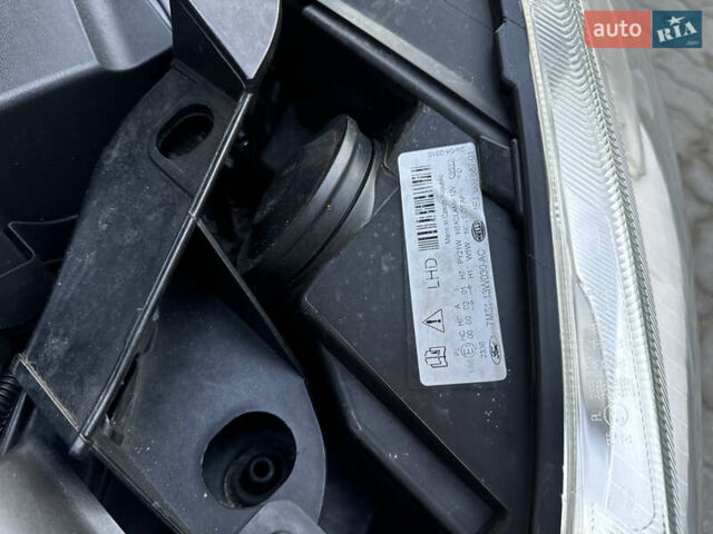Чорний Форд Сі-Макс, об'ємом двигуна 1.6 л та пробігом 227 тис. км за 6499 $, фото 78 на Automoto.ua