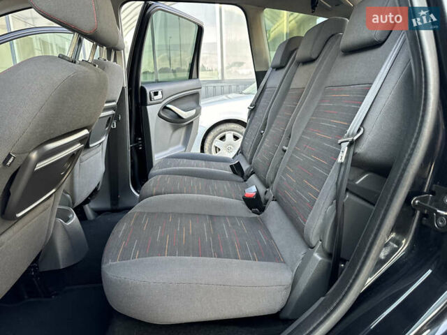 Чорний Форд Сі-Макс, об'ємом двигуна 1.6 л та пробігом 227 тис. км за 6499 $, фото 48 на Automoto.ua