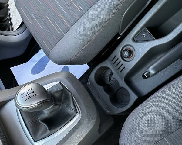 Чорний Форд Сі-Макс, об'ємом двигуна 1.6 л та пробігом 227 тис. км за 6499 $, фото 58 на Automoto.ua